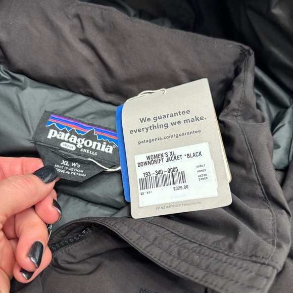 Patagonia Women’s Downdrift Jacket Black Puffy Coat Size XL NEW - Picture 9 of 10
